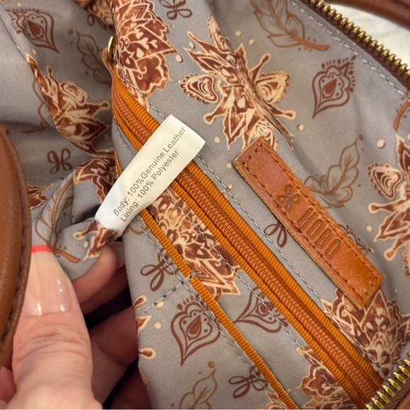 Hobo Brand Large Leather Tote w/ Floral Lining - Picture 8 of 8